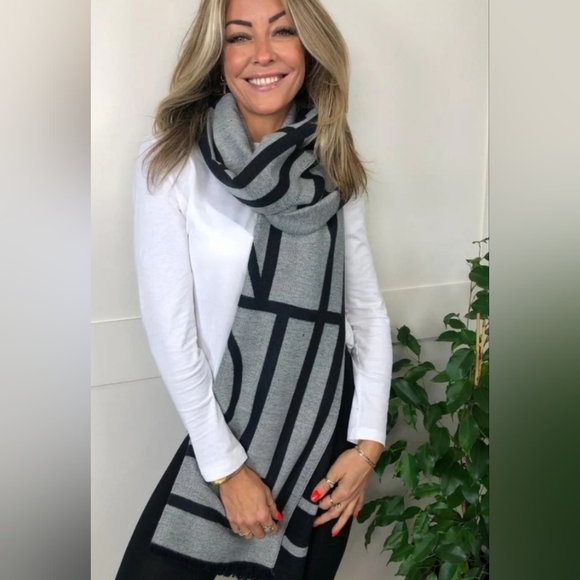 Black & Gray Reversible Knit Wrap/Scarf - Picture 11 of 14